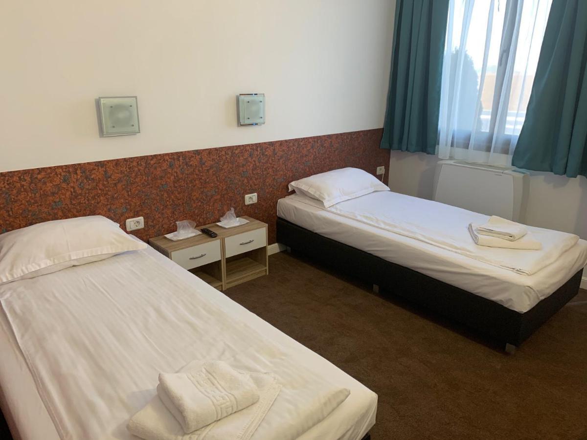 Motel Ruta 33 Αράντ Εξωτερικό φωτογραφία
